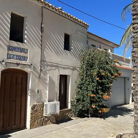 Cortijo La Cueva Bed and breakfast Arboleas